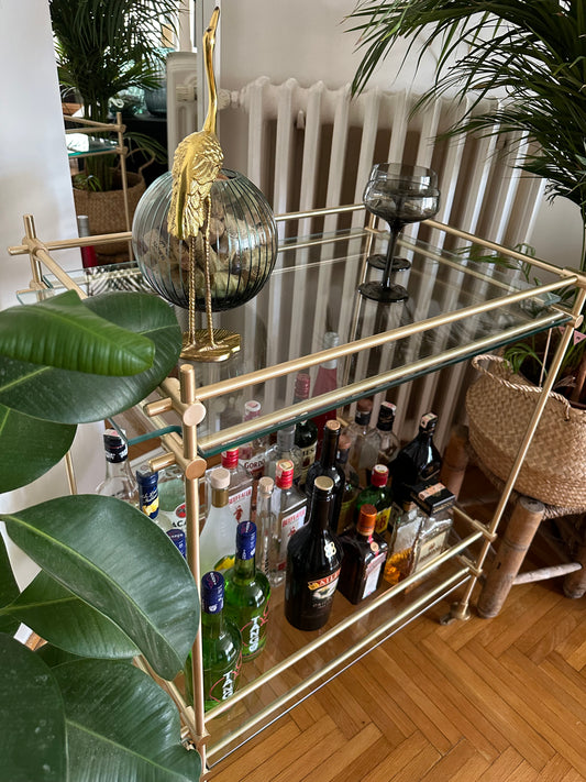 Level up Your Entertaining: The Art of Bar Cart Decoration