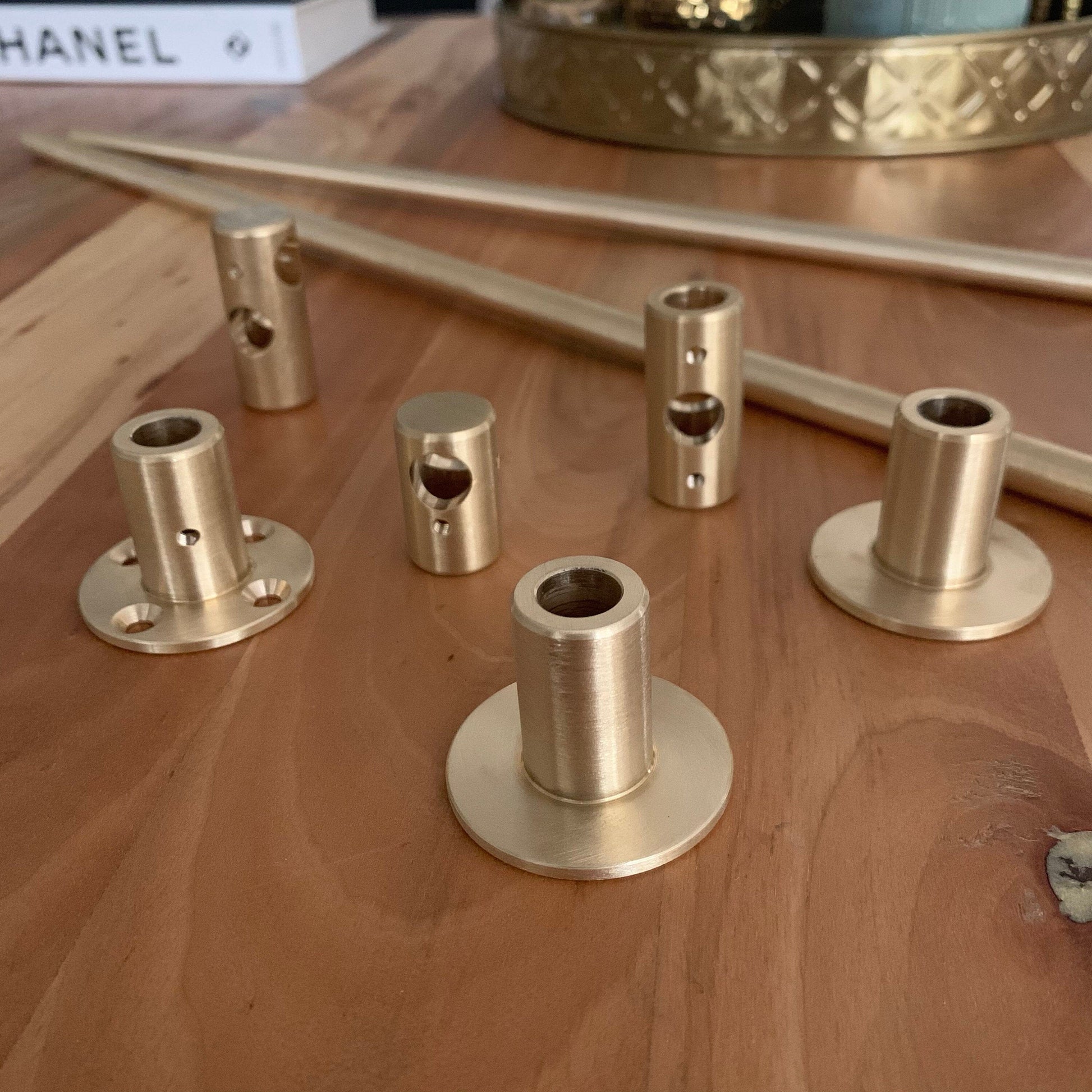 TYPE E - Unlacquered, satin brass fittings & brackets Brassshelf 